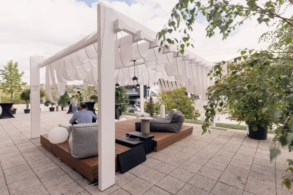 Sunlit — lounge exterior, Decodays 2024 — 3
