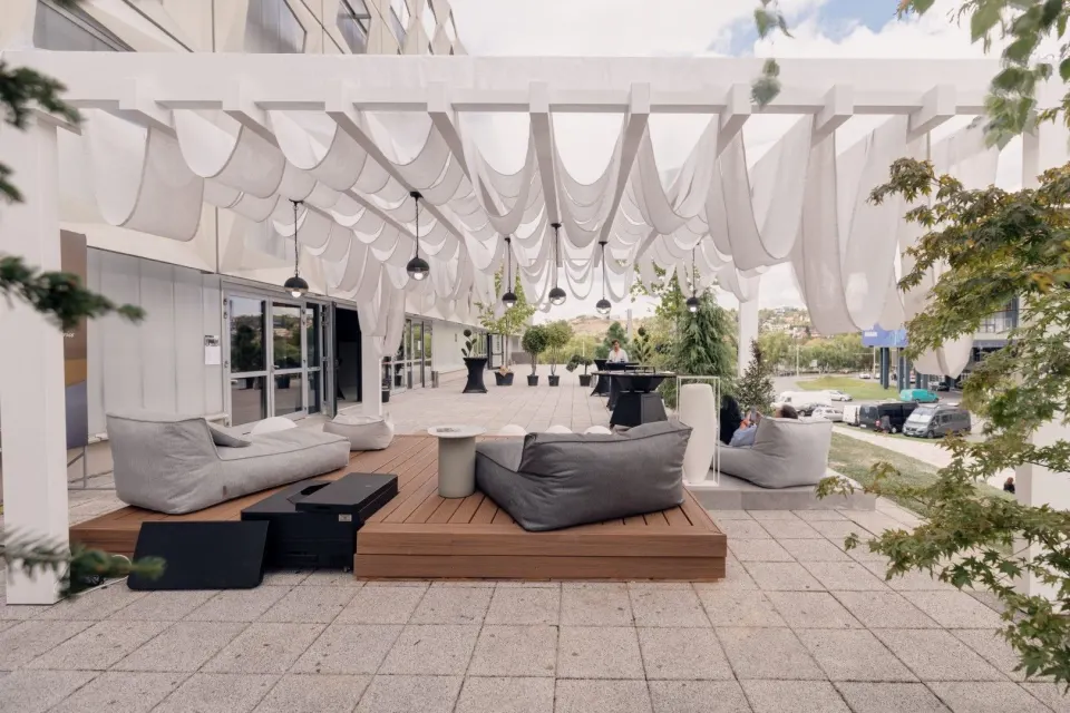 Sunlit — lounge exterior, Decodays 2024 — 4